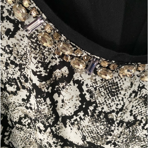 Express Embellished Tank Size L - Picture 3 of 5